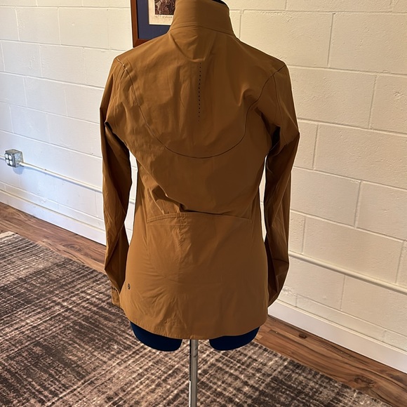 NWOT Lululemon Fast and Free Windbreaker Running Jacket Sz 8 - Picture 4 of 4